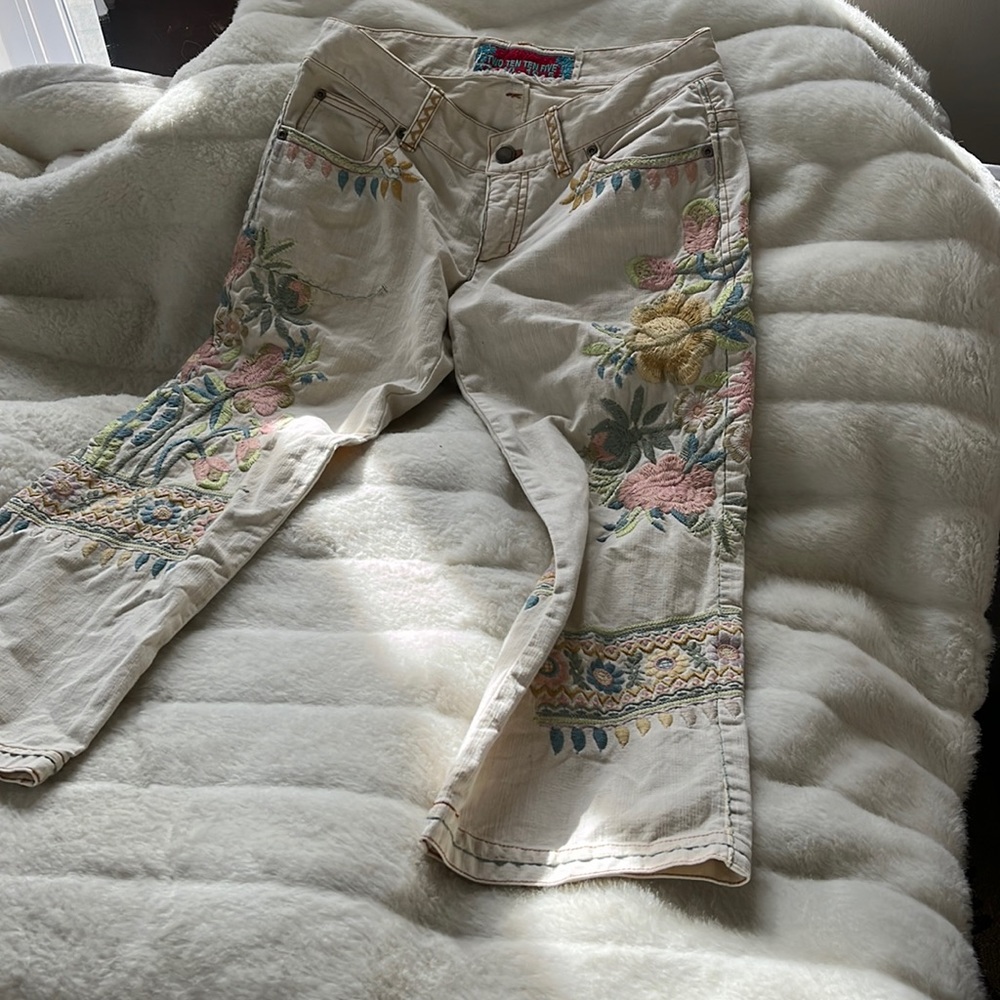 Low rise cropped jeans